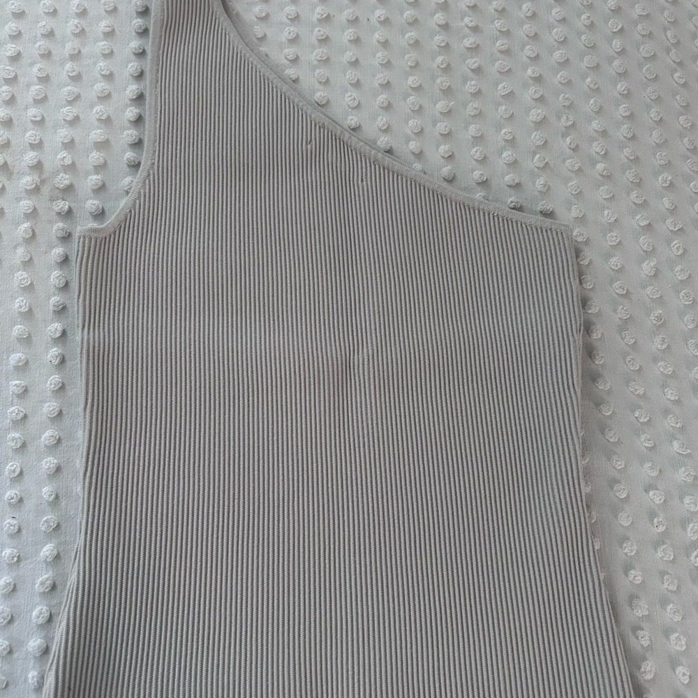 Gray Ribbed One-Shoulder Top - Picture 5 of 10